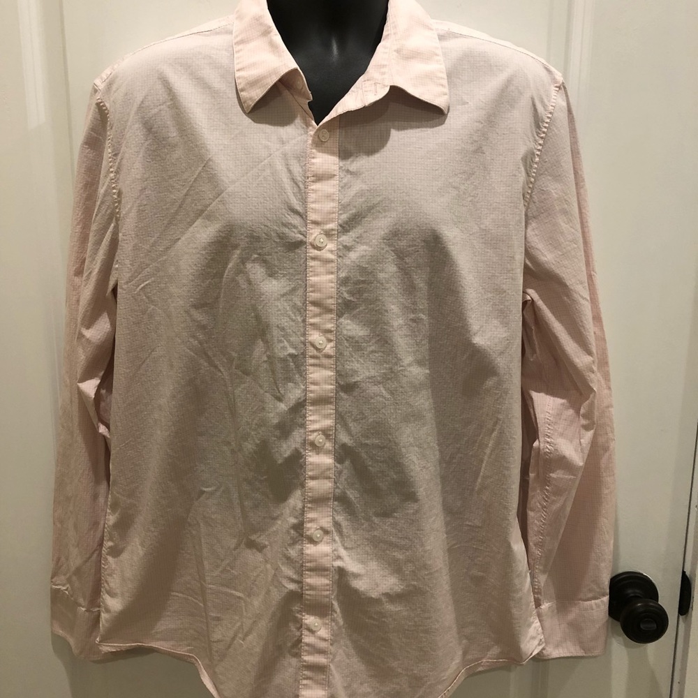 ⭐️3/$30! Men’s Calvin Klein lt pink plaid L/S  XL